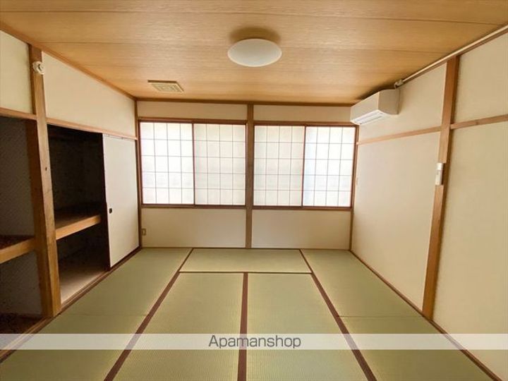 梅田7106の居間