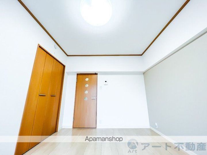 東一万ビルの内装