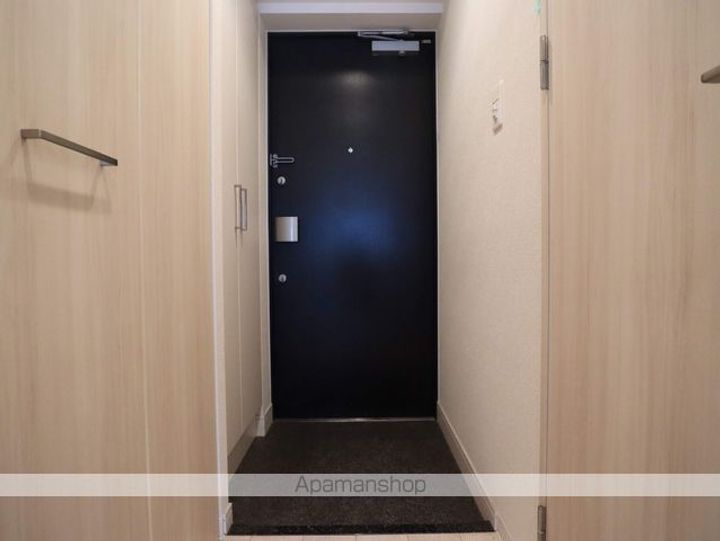 愛知県名古屋市千種区内山3丁目の賃貸マンションの玄関