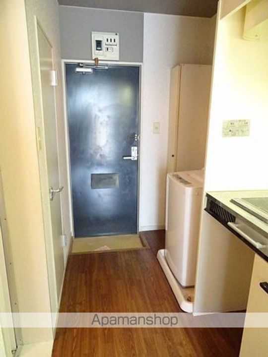 パレス緑ヶ丘204の玄関