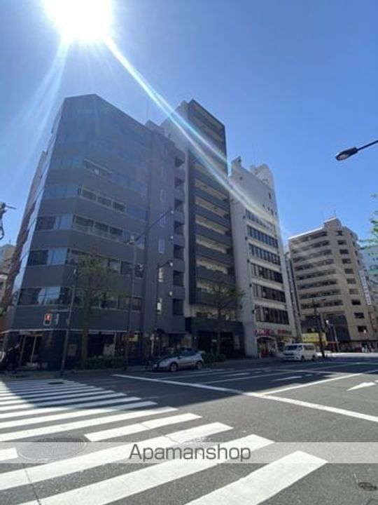 東京都千代田区岩本町2丁目の賃貸マンションの外観