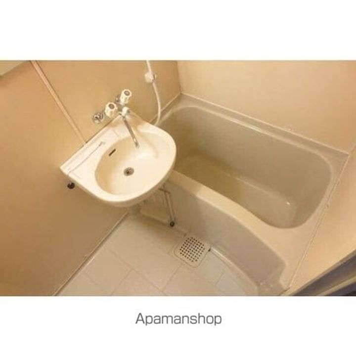 ウイング多々良306の玄関