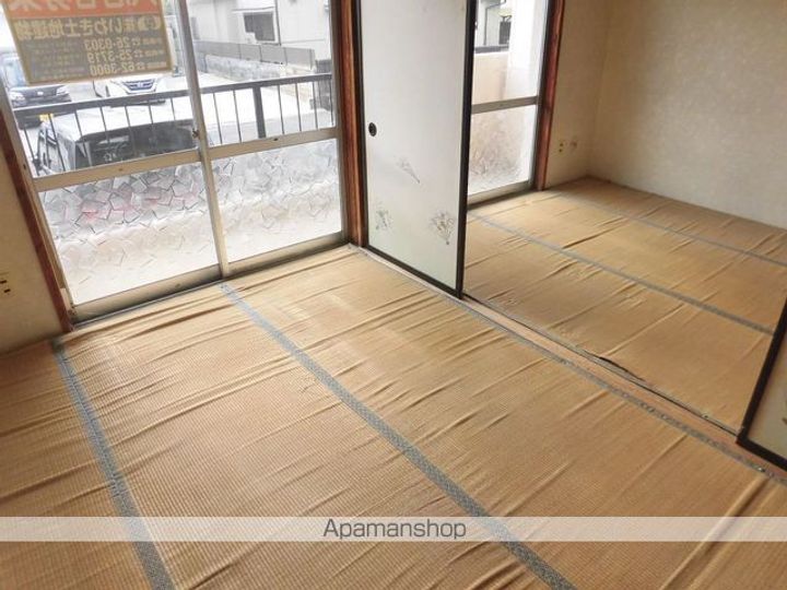 金賀マンション101の居間