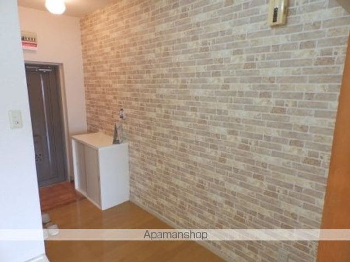 ピュアハイツ生野の玄関