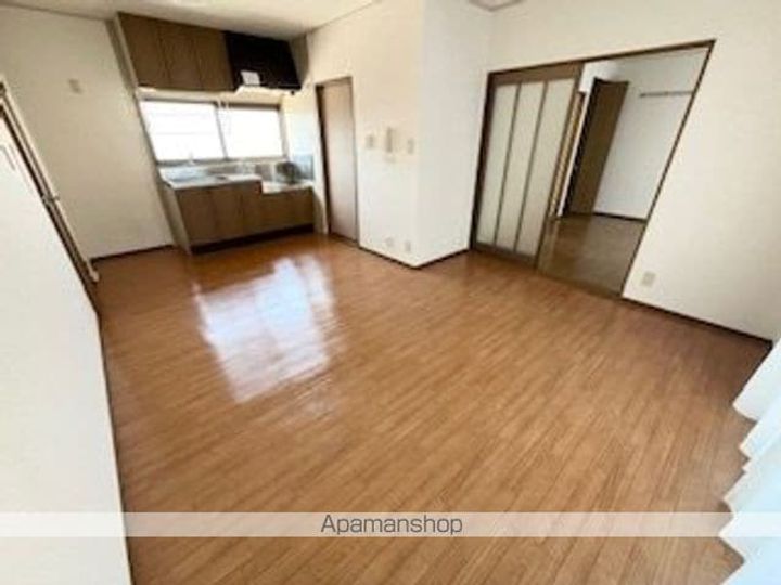 滋賀県長浜市八幡東町の賃貸アパートの居間