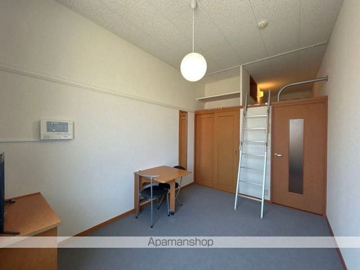 レオパレス青葉の居間