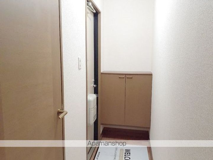 滋賀県彦根市東沼波町の賃貸アパートの玄関