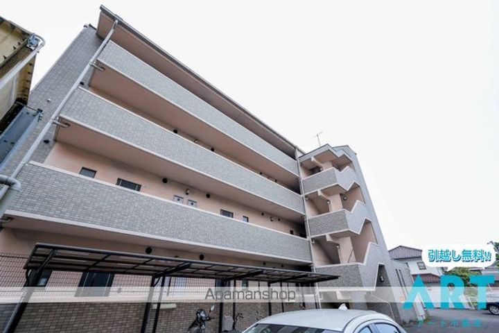 ロイヤルオートヤビルの外観