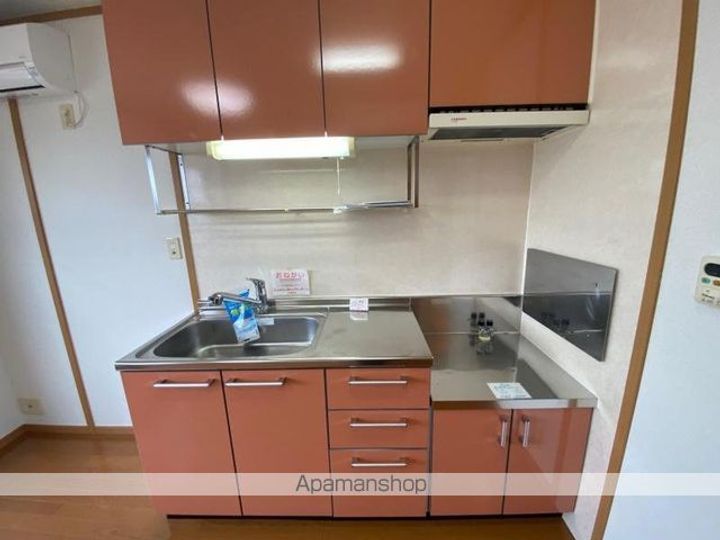 香川県高松市元山町の賃貸アパートのキッチン