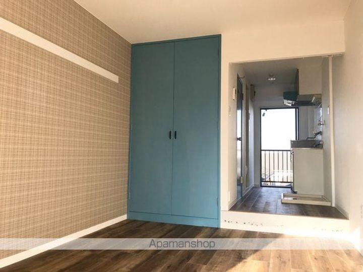 ヴィラ・パンテオンの居間