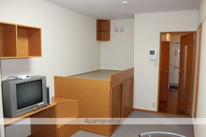 レオパレスサンシャイン尾道104の居間