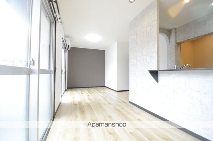 ハイツ東小浜106の内装