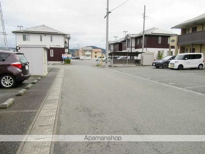 プレイン Cの周辺