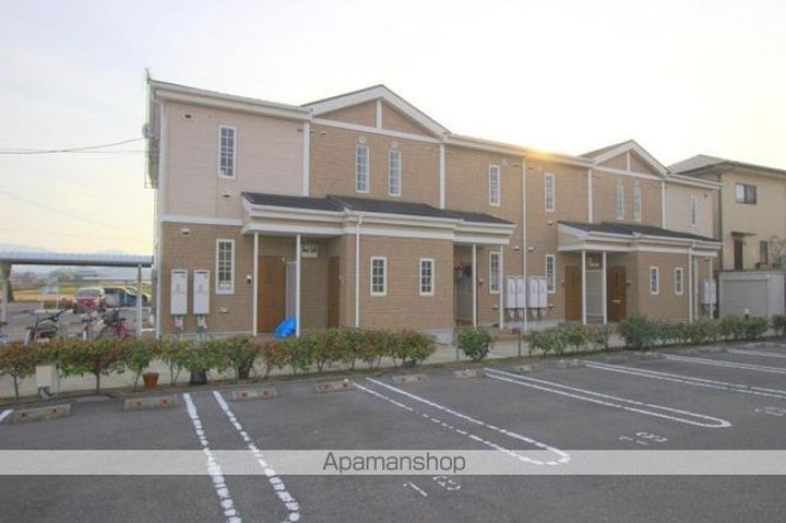 香川県高松市十川東町の賃貸アパートの外観