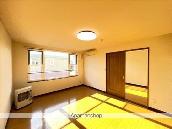 アプローズⅢ101の居間