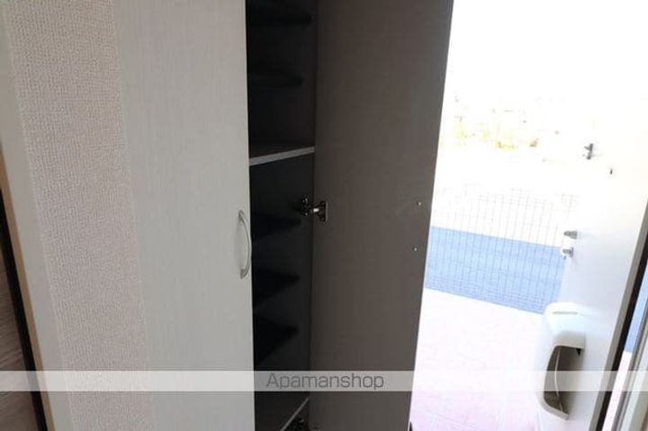 VENT VERTの玄関