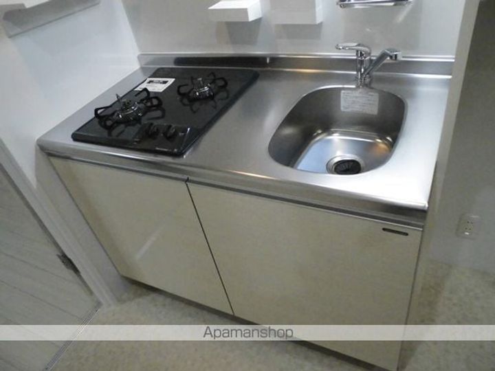 エヌエムキャラントサンク サウス4Bのキッチン