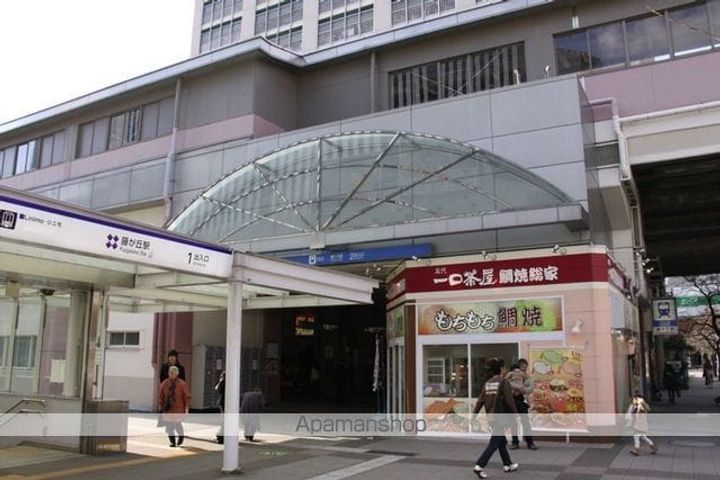 CHOU CHOU一社の周辺