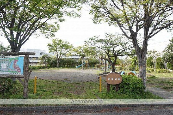 ロア・アイオイ402の周辺