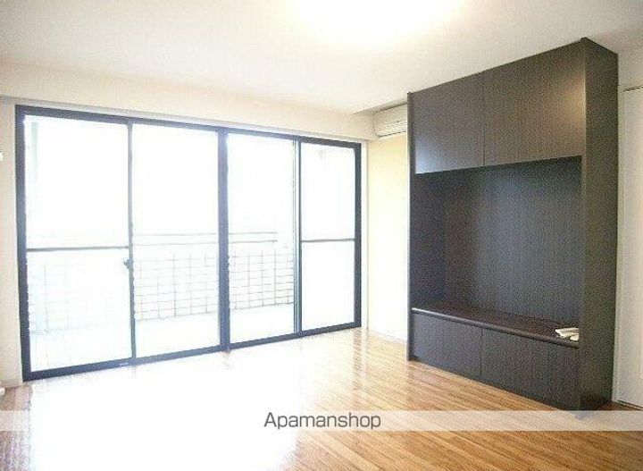 サバービアBの居間