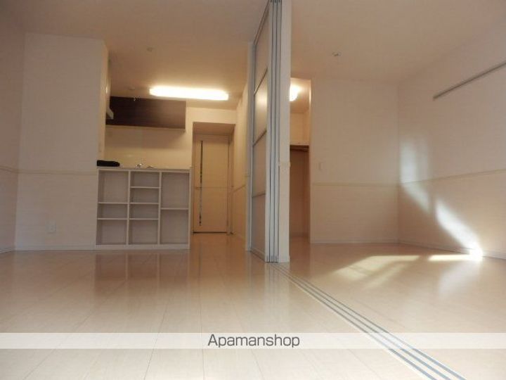 オレンジガーデンの居間