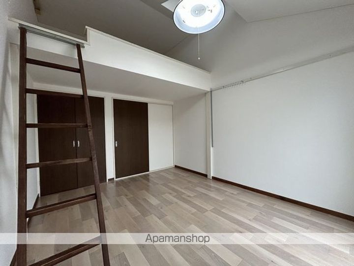 プリンスコート山手町A203の内装