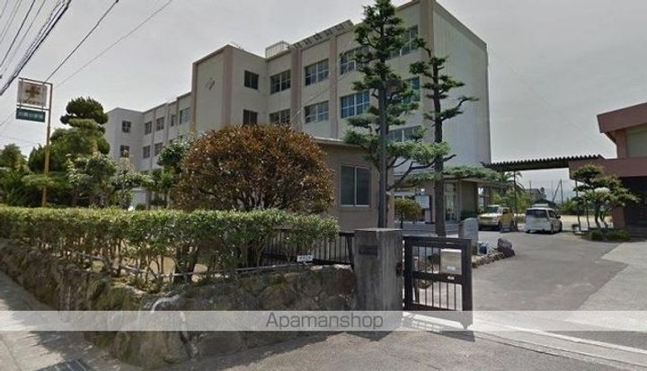 香川県高松市川部町の賃貸アパートの周辺