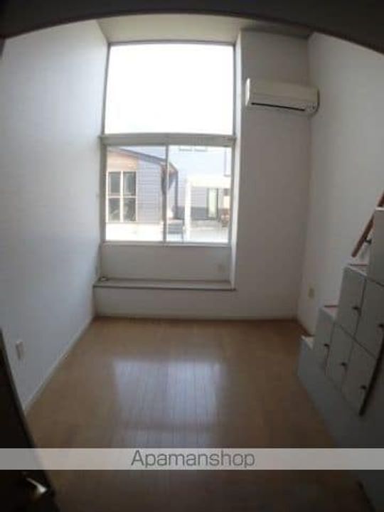 アビタス関屋105の居間