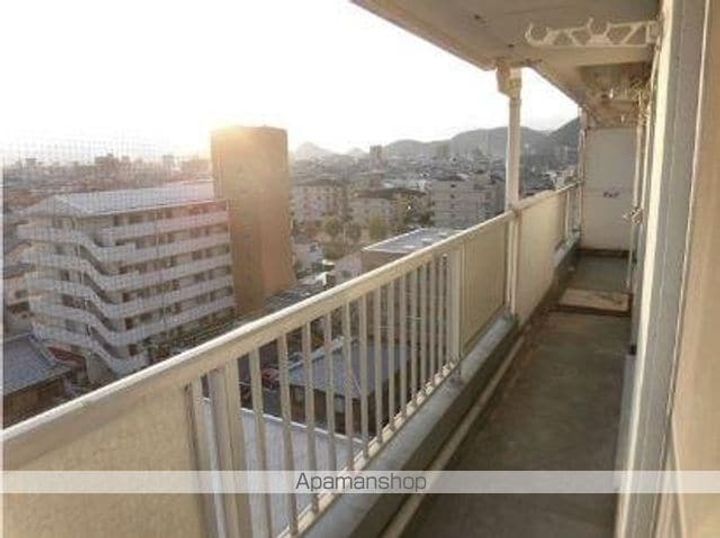 香川県高松市松縄町の賃貸マンションの内装