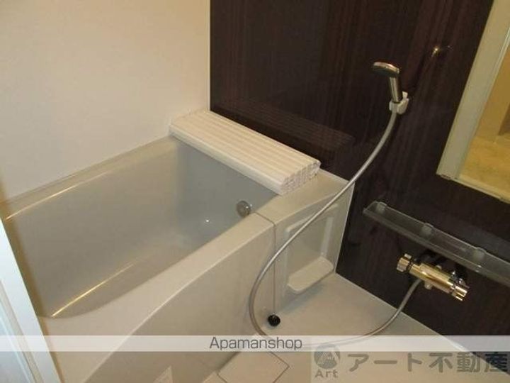 愛媛県松山市小坂4丁目の賃貸アパートの風呂
