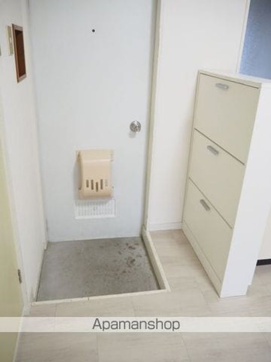 ハイツチェリー204の玄関