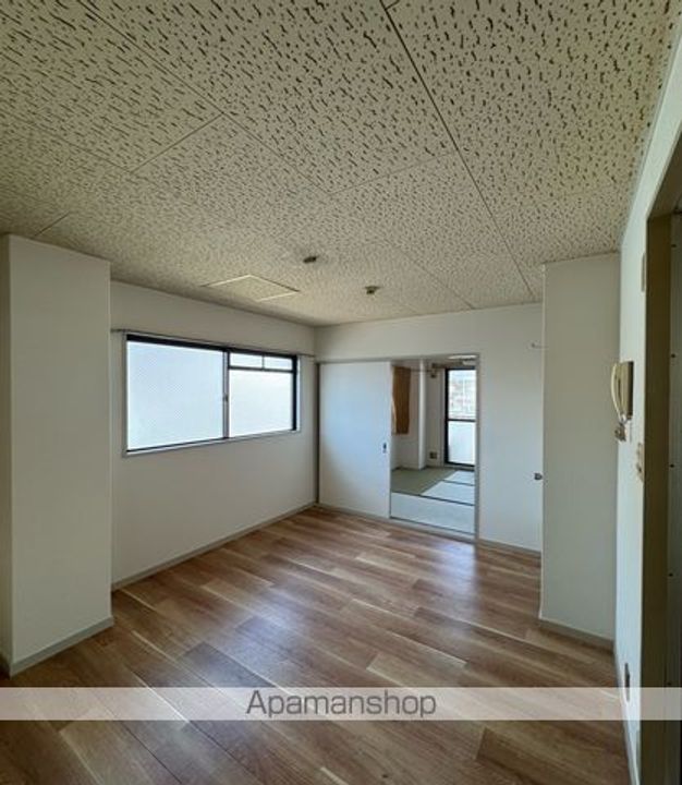 マンション忍の居間