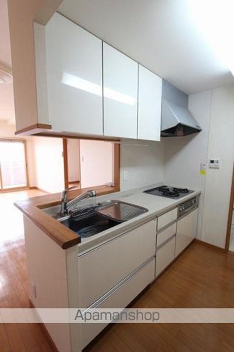 香川県高松市北浜町の賃貸マンションのキッチン