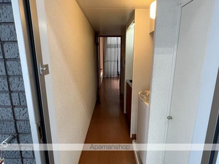 レオパレスイーストヒルズの玄関