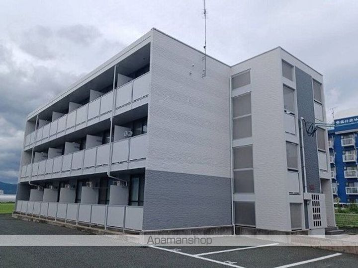 レオパレスクリスタルの外観