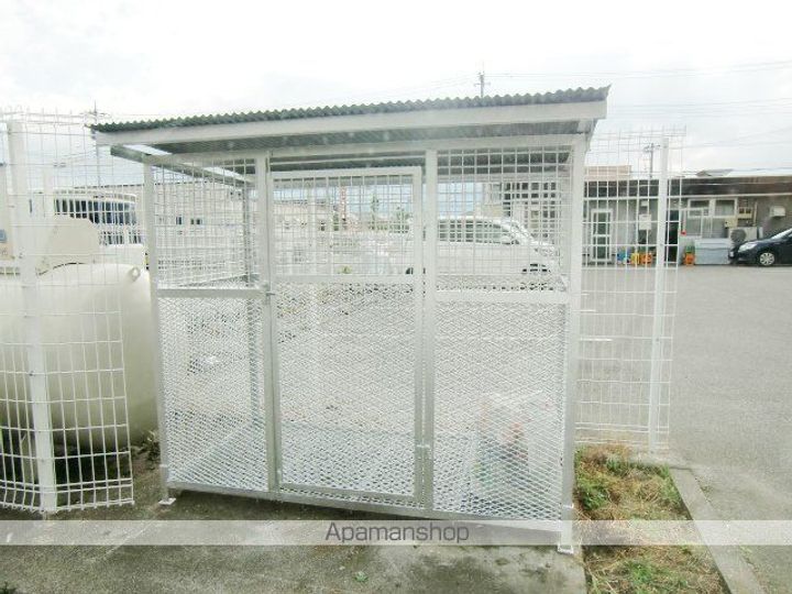 ともやプレイス207号室の外観