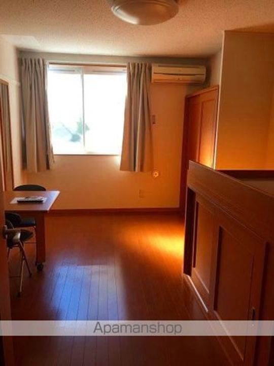 レオパレス竹山の居間