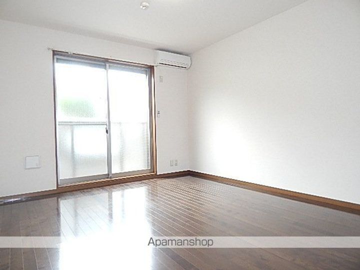 東京都東大和市狭山4丁目の賃貸アパートの居間