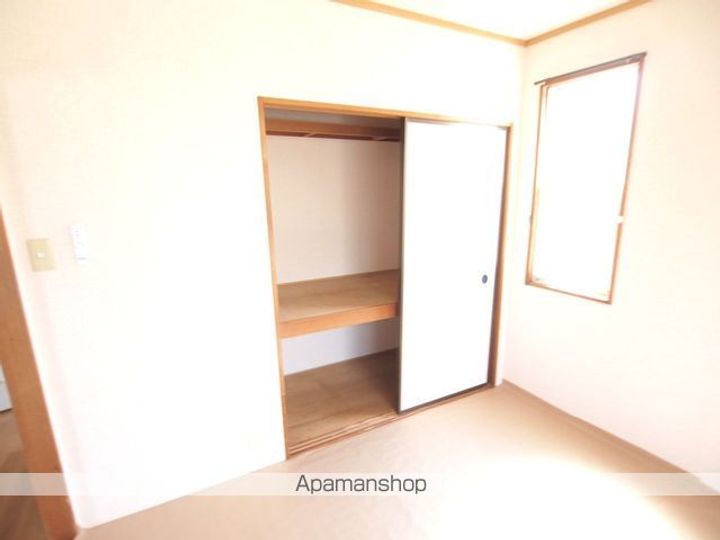 グラース関102の内装