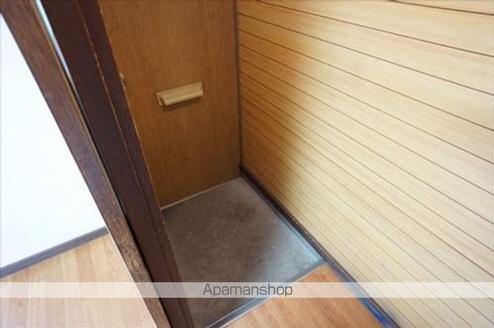 中島マンション5の玄関