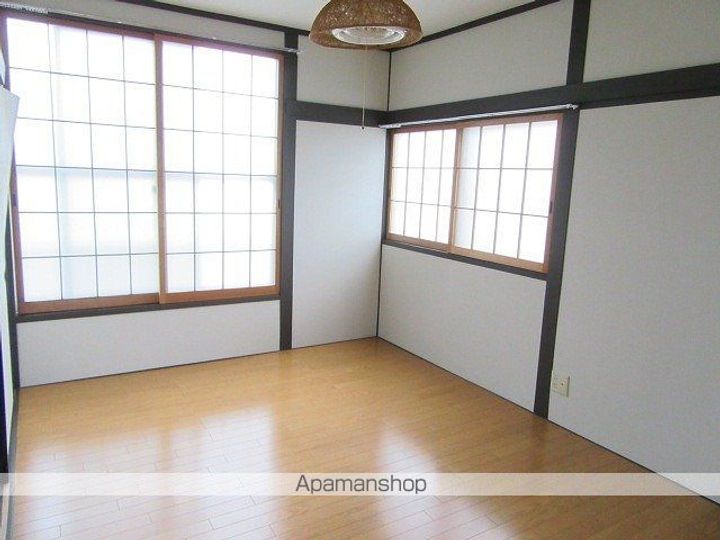 コーポ秀峰Cの居間