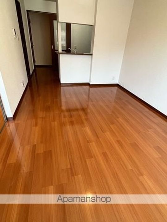 大阪府大阪市住吉区苅田5丁目の賃貸アパートの居間