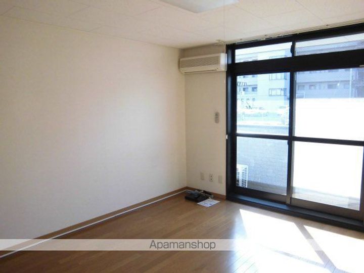 レオパレスエクセルの居間