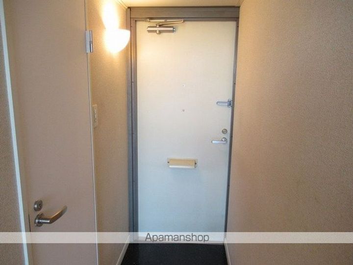 パークサイド室小路206の玄関