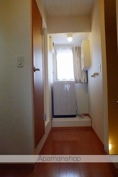 レオパレスザーリアの玄関