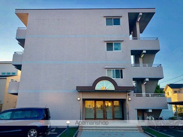 滋賀県近江八幡市堀上町の賃貸マンションの外観