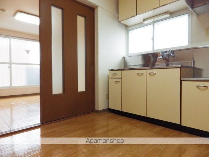 エミネンス五稜郭301の居間