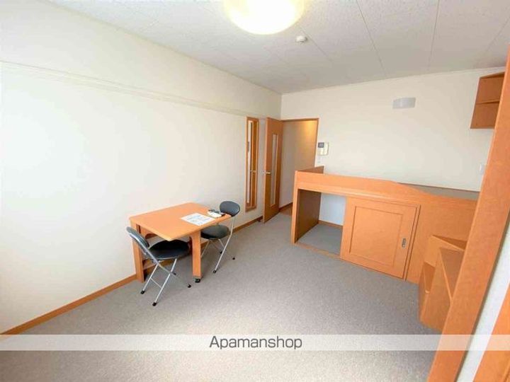 レオパレス三ッ橘104の居間