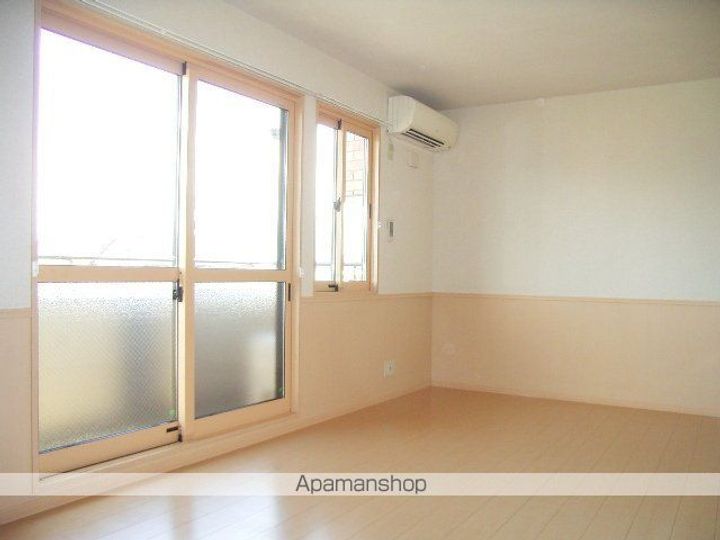 アートヒルズⅡ102の居間