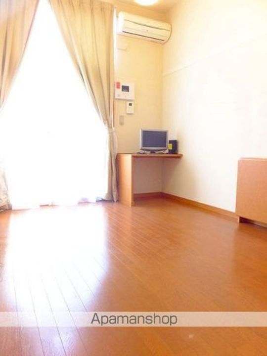 レオパレスディアコートの居間